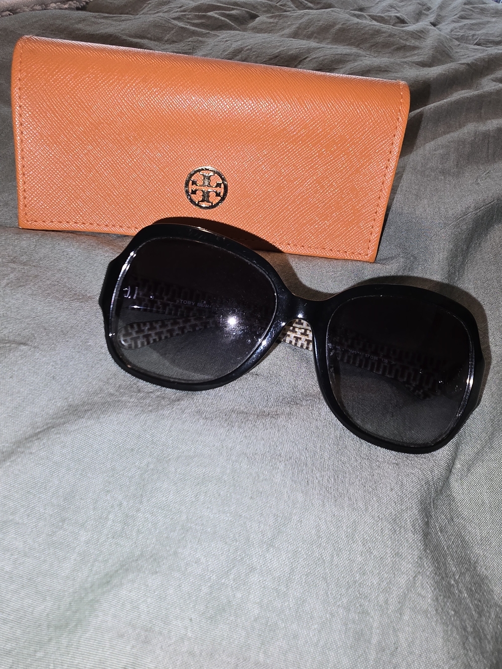USED: Tory Burch Black Oversized Sunglasses with Orange Logo Case